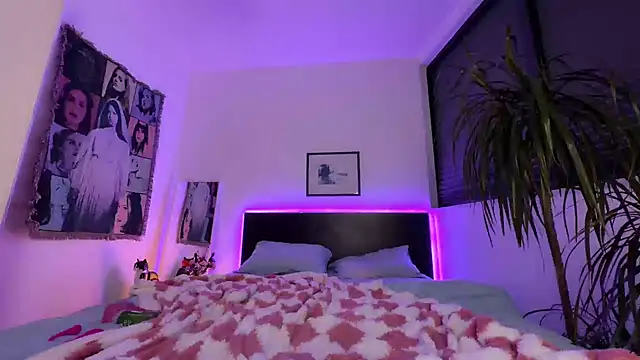 kira_yoshika9e webcam