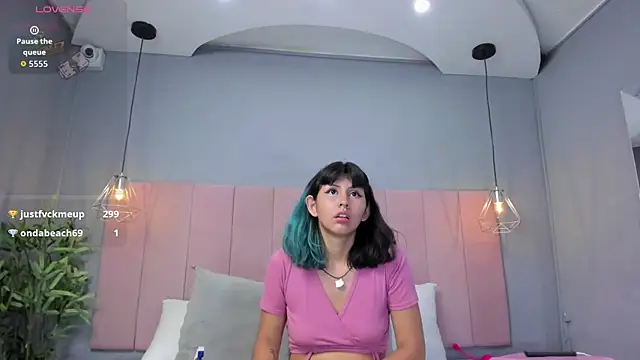 KleoLennox webcam