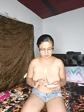 Aurora_levi webcam