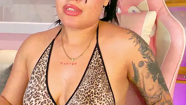 MeghanRoosee webcam