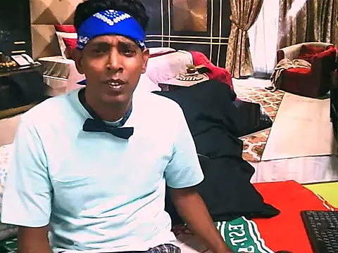 IndianHunk01 webcam