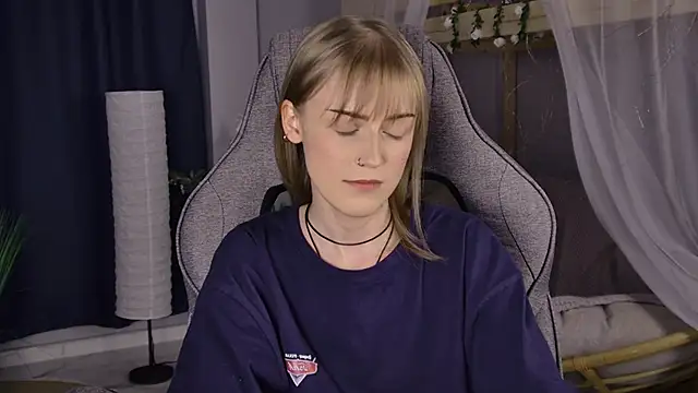 KiraMontoya webcam