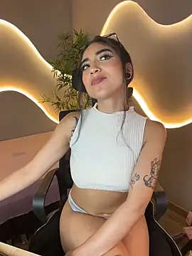 Emma_Lirys webcam