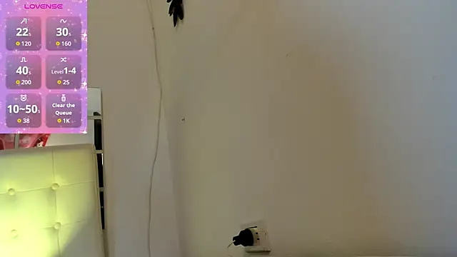 MiaEvans0 webcam