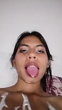 Webcam Model (ControlMySquirt_)  is live.Free join now!
