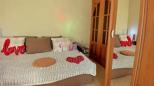 veronikavel - VeronikaVel's free webcam - UK Sex Cams