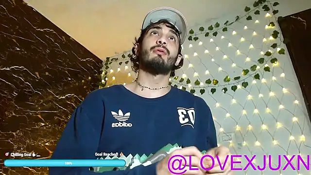 lovexjuxn8 - LovexJuxn8's free webcam - UK Sex Cams