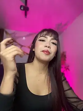 kira_ec - Kira_ec's free webcam - UK Sex Cams
