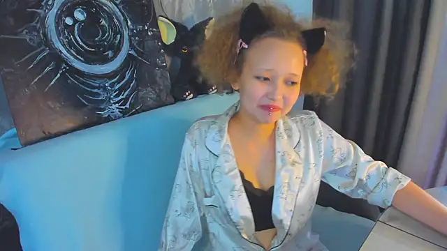 senya_sol - Senya_Sol's free webcam - UK Sex Cams
