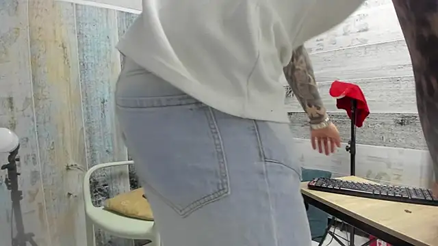 Gury_tattoo webcam