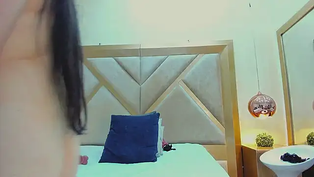 ElenaWatsonn webcam