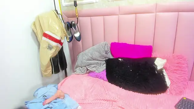 Raven_love webcam