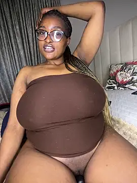 Webcam Model (Bustygoddess32) is live