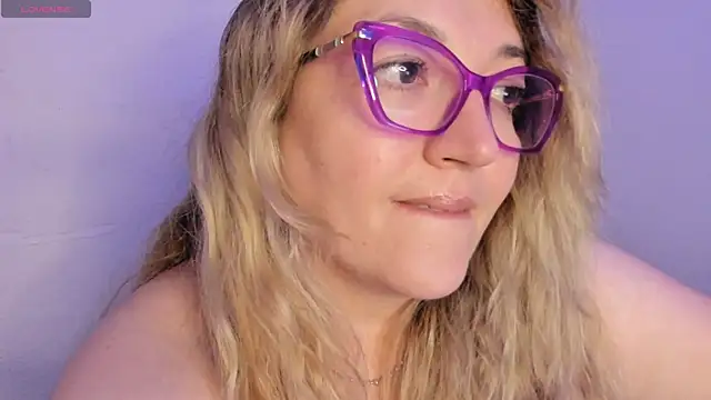 naty_mature_ (F milf) - see my boobs naked?