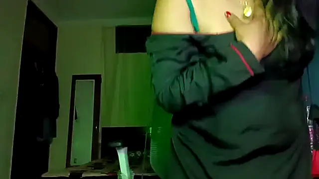 YourDesi_Laila_ webcam