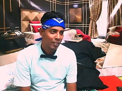 IndianHunk01 webcam