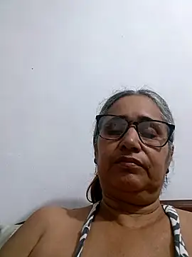 Webcam Model (_candi)  is live.Free join now!