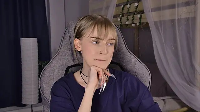 KiraMontoya webcam