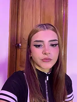 ivy-777 Live Webcam on Stripchat