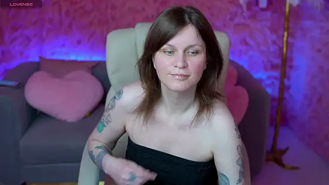 TinaMelt live sex cam