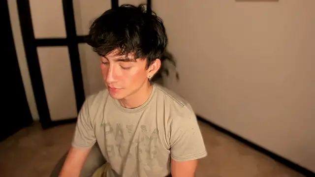 sweettaaron01 webcam