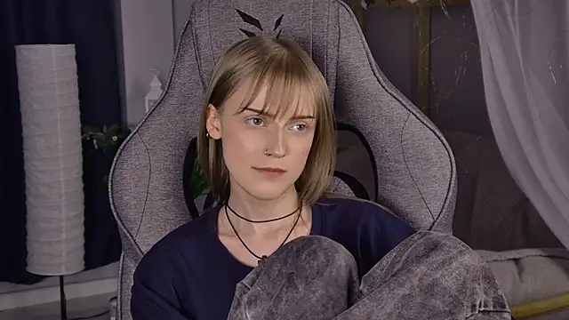 KiraMontoya webcam