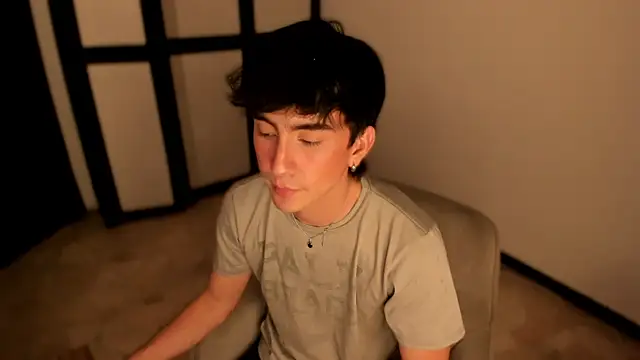 sweettaaron01 webcam