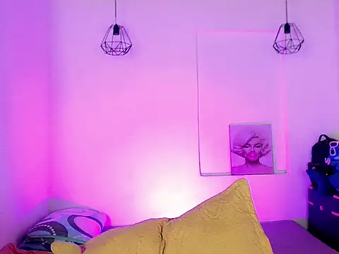 Miss_Ferbigdick webcam