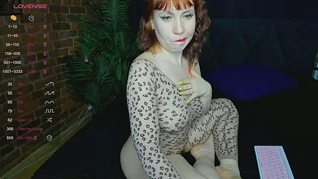 cutiee_alicee - Cutiee_Alicee's free webcam - UK Sex Cams
