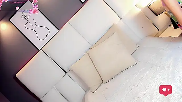Kornylovee webcam