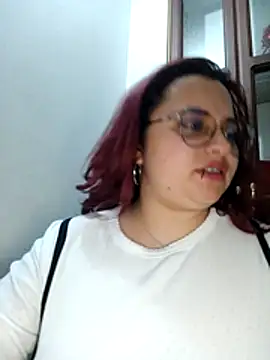 CURVY-HORNY webcam