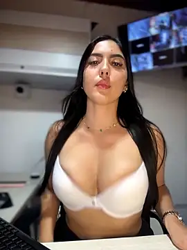 Sofia_Collins- Live Webcam on Stripchat