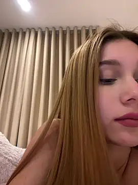 Nikii__ webcam