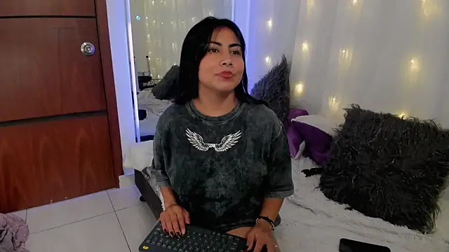 Olivia_Morrys webcam