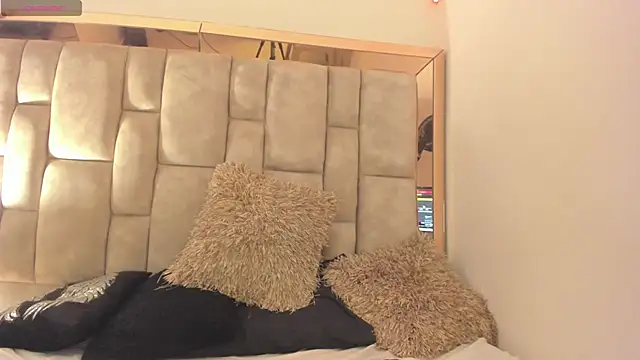 Oliviaa_Evans webcam