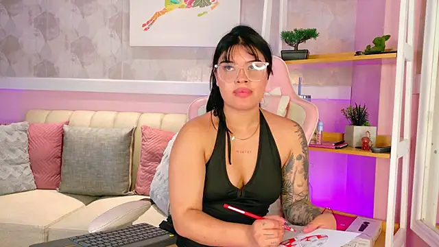 MeghanRoosee webcam