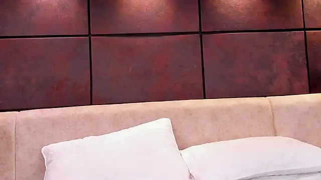 MiaGirls webcam