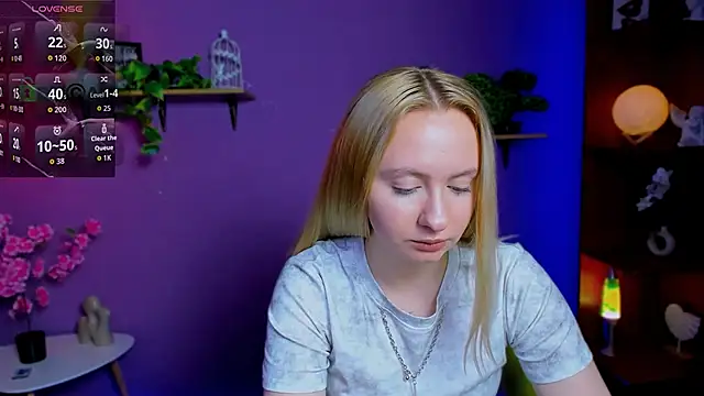 mila_glow1 webcam