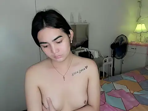 nica_doll webcam