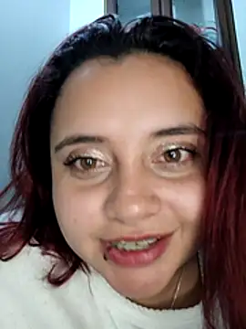 CURVY-HORNY webcam