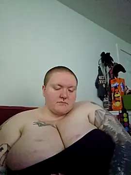 MorningstarDeviant webcam