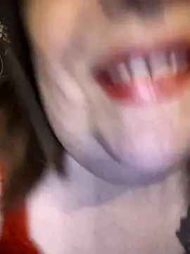 HousewifeMilf_Courtney webcam