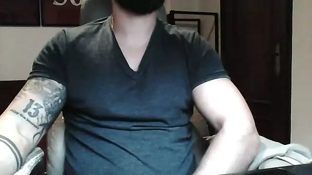 YourDreamCumTrue webcam
