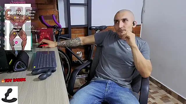 Marck_Muscle webcam