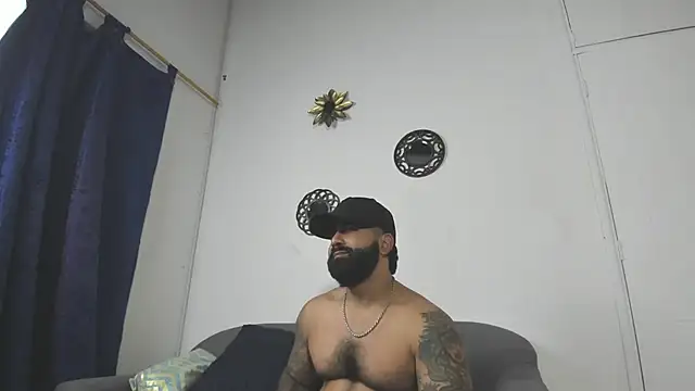 Lyon_vach live sex cam