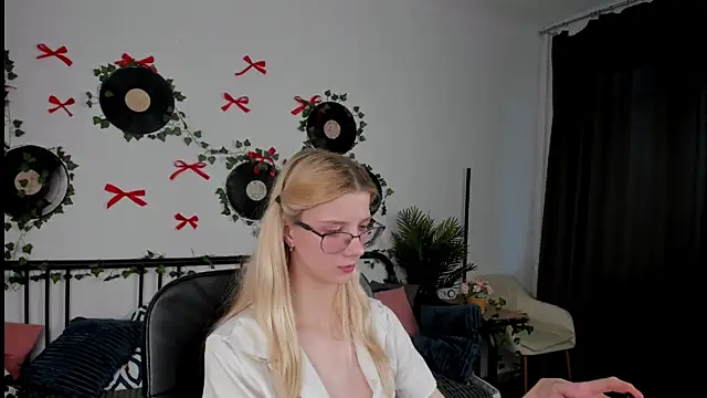 M1aForever webcam
