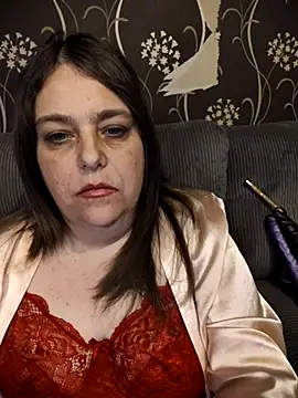 HousewifeMilf_Courtney webcam