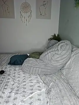 Saucy-Serenity webcam