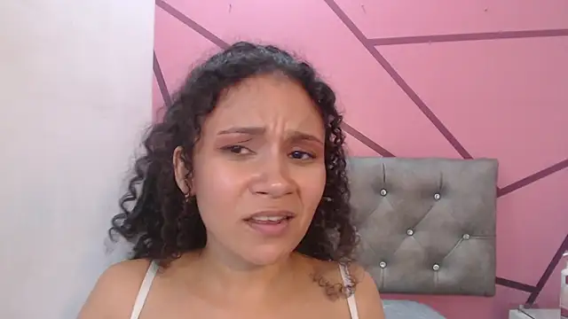 Little18Doll webcam