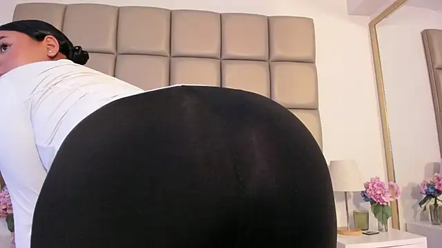 lilly_williamss - Lilly_williamss's free webcam - UK Sex Cams